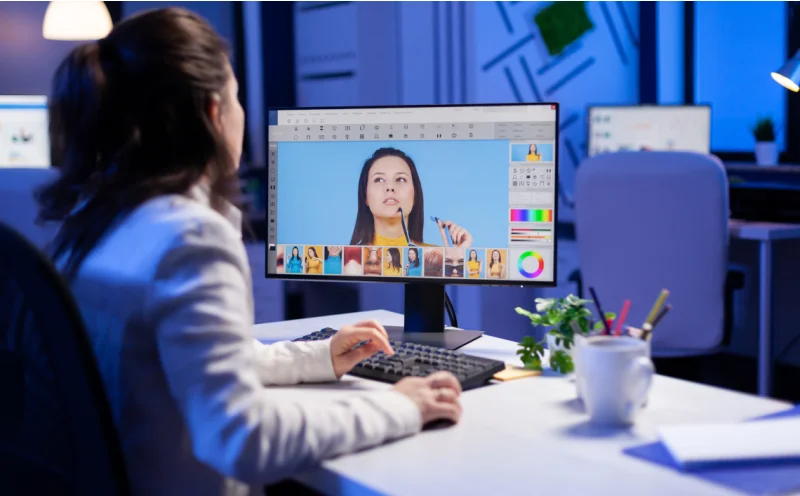 Monitor jako Współczesne Narzędzie Fotografów i Grafików: Nieodzowny Element Pracy